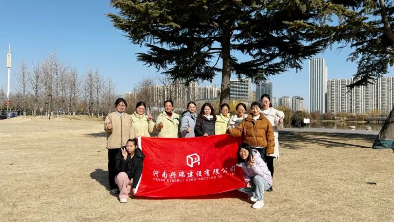 公司工會(huì)組織開(kāi)展慶三八戶外朗誦分享活動(dòng)